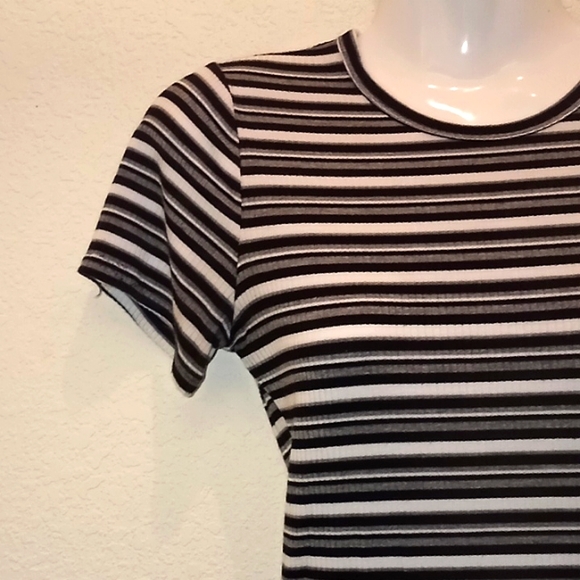 Hollister Slim Tee Striped Bodysuit - Picture 5 of 11